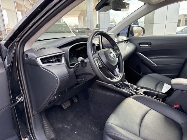 2025 Toyota Corolla Cross XLE