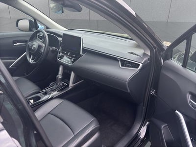 2025 Toyota Corolla Cross XLE