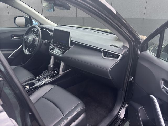 2025 Toyota Corolla Cross XLE