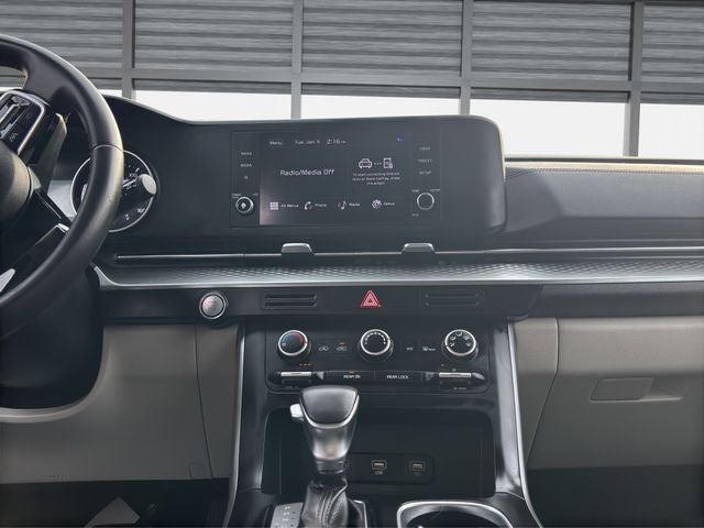 2024 Kia Carnival LX