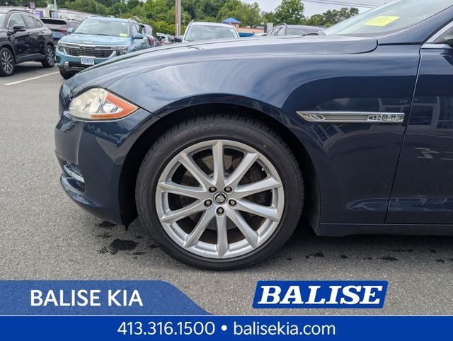 2011 Jaguar XJ Base
