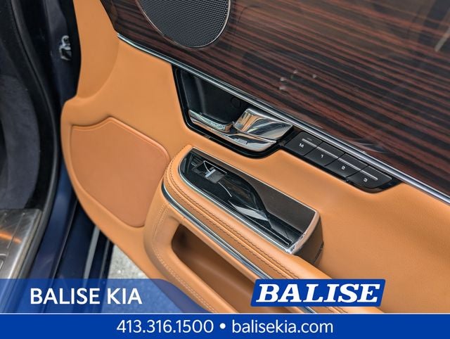 2011 Jaguar XJ Base